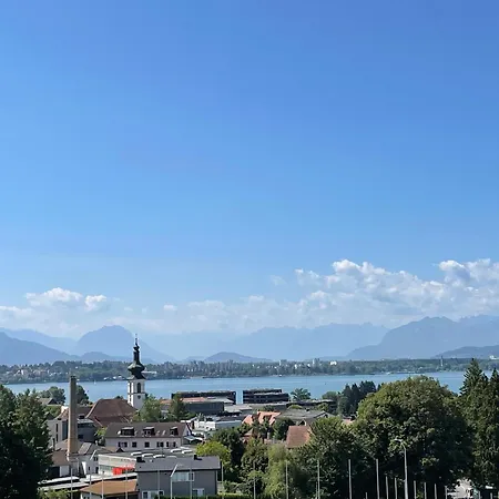 Mit Terassee & Aussicht Auf Und Berge Apartamento